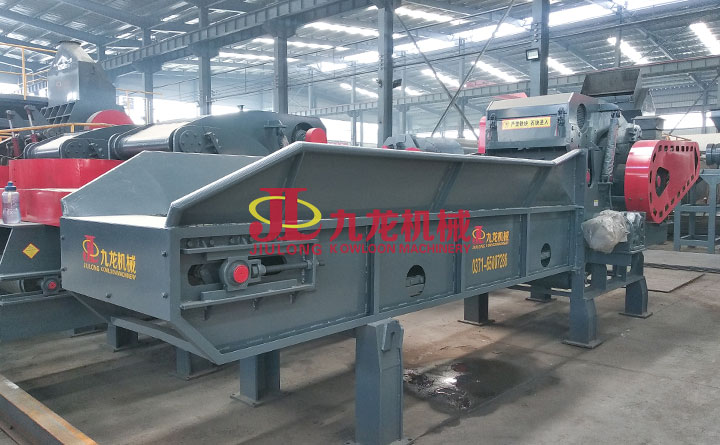 大型樹(shù)枝粉碎機(jī)